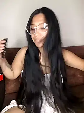 ineliveca online show from 12-19-24, 05:18