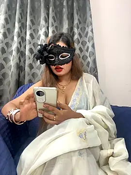 Snapshot of HoneyBearCpl chatting on 09-26-25, 03:38 HoneyBearCpl online show from 09-26-25, 03:38