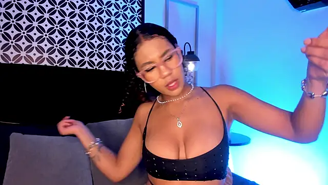 Snapshot of sade_jackson1 chatting on 10-16-25, 04:35 sade jackson1 online show from 10-16-25, 04:35