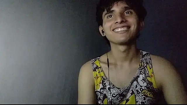 Snapshot of Charley_quin chatting on 03-11-25, 11:26 Charley quin online show from 03-11-25, 11:26