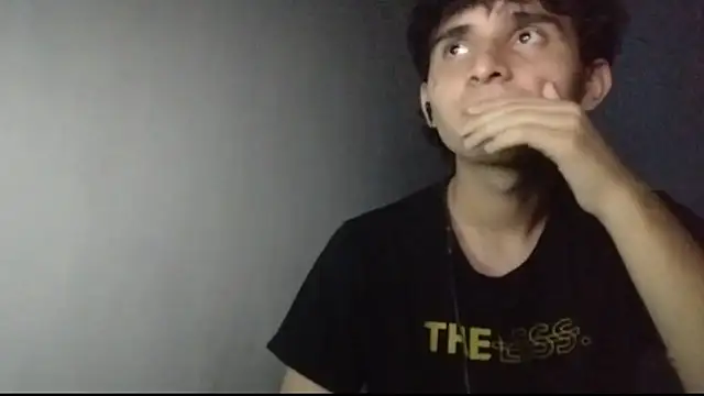 Snapshot of Charley_quin chatting on 03-13-25, 03:11 Charley quin online show from 03-13-25, 03:11