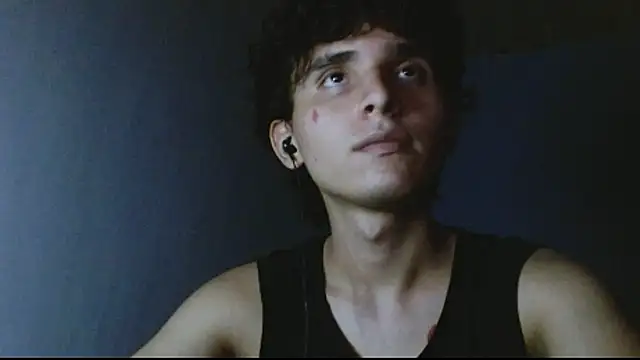 Snapshot of Charley_quin chatting on 03-18-25, 12:16 Charley quin online show from 03-18-25, 12:16