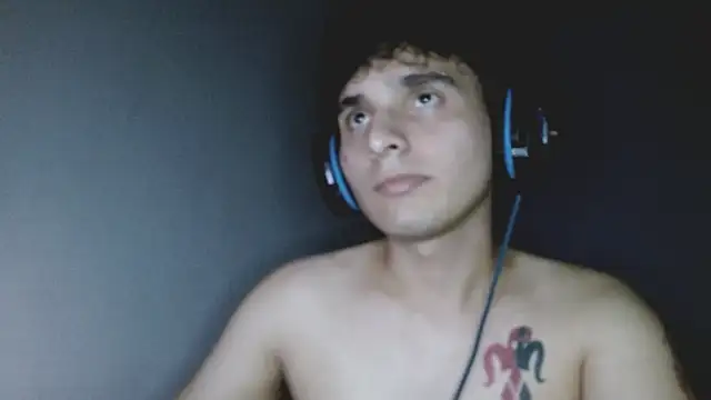 Snapshot of Charley_quin chatting on 09-24-25, 03:21 Charley quin online show from 09-24-25, 03:21