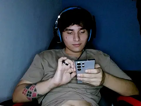 Snapshot of Charley_quin chatting on 02-27-26, 02:33 Charley quin online show from 02-27-26, 02:33