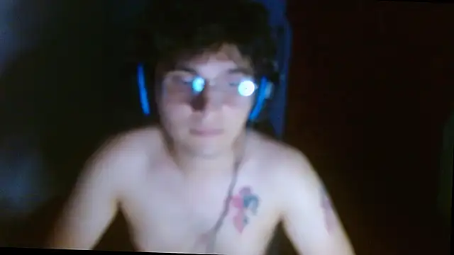Snapshot of Charley_quin chatting on 05-09-26, 01:22 Charley quin online show from 05-09-26, 01:22