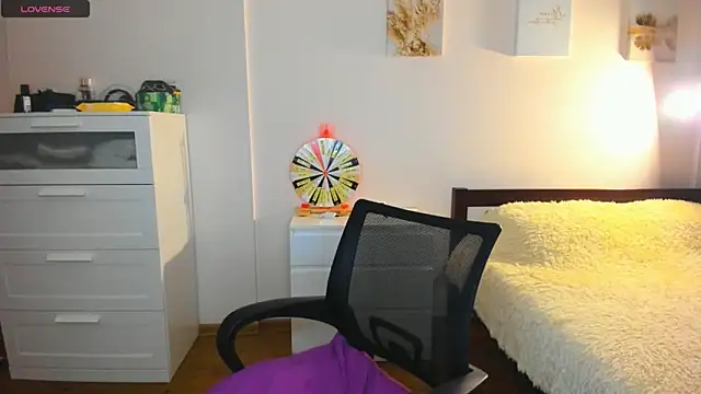 Ellista online show from 03-26-26, 03:17