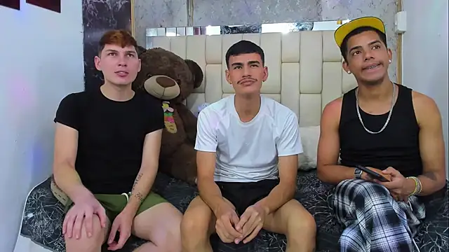 Snapshot of Bi_Latin_Boys1 chatting on 12-12-24, 08:53 Bi Latin Boys1 online show from 12-12-24, 08:53