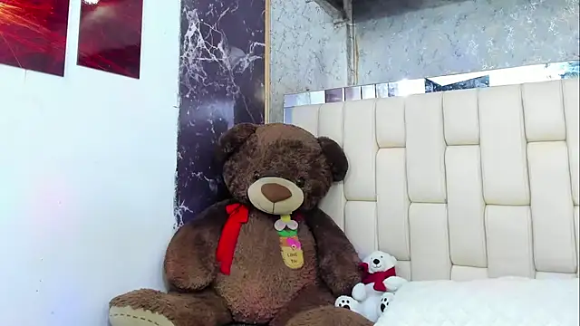 Snapshot of Bi_Latin_Boys1 chatting on 12-13-24, 12:39 Bi Latin Boys1 online show from 12-13-24, 12:39