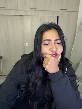 Snapshot of Adele_Sweett chatting on 06-11-26, 10:35 Adele Sweett online show from 06-11-26, 10:35