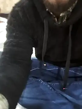 Snapshot of United3 chatting on 12-19-24, 03:08 United3 online show from 12-19-24, 03:08