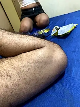 Snapshot of United3 chatting on 10-18-25, 08:15 United3 online show from 10-18-25, 08:15