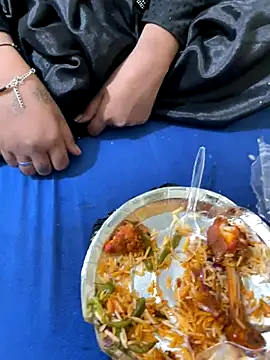 Snapshot of United3 chatting on 11-26-25, 08:37 United3 online show from 11-26-25, 08:37