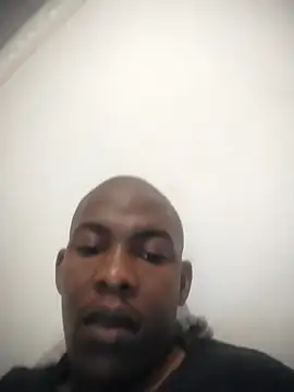 Snapshot of zuludog chatting on 04-21-26, 11:29 zuludog online show from 04-21-26, 11:29
