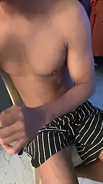 Snapshot of nick__yy chatting on 10-28-25, 10:08 nick yy online show from 10-28-25, 10:08