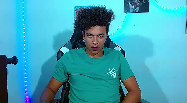 Snapshot of Black_Diamon_ chatting on 03-08-25, 08:55 Black Diamon online show from 03-08-25, 08:55