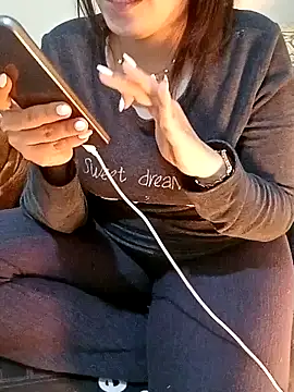 ShadiaStar online show from 01-20-25, 10:04