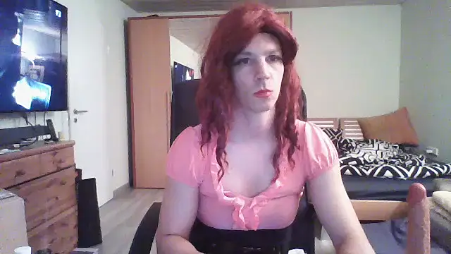 Snapshot of Kinky-Kristina chatting on 10-21-25, 06:30 Kinky-Kristina online show from 10-21-25, 06:30