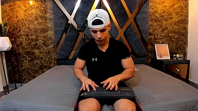 Flynn Riider online show from 01-22-25, 02:24