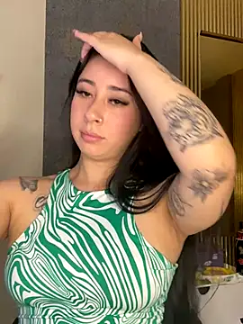 Snapshot of Zoee_t chatting on 11-22-25, 08:08 Zoee t online show from 11-22-25, 08:08