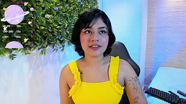 Snapshot of _sowy_venus_ chatting on 02-22-25, 01:13 sowy venus online show from 02-22-25, 01:13