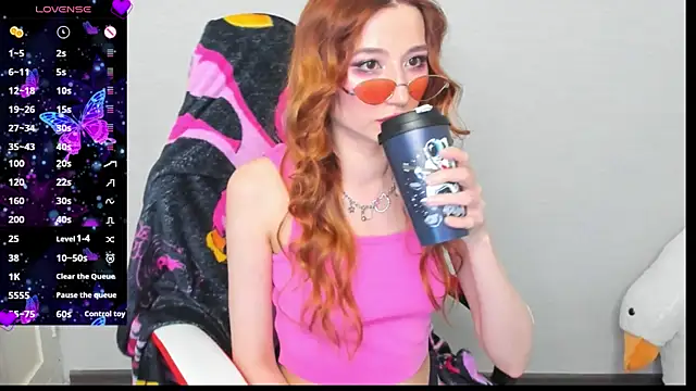 Snapshot of emily_cline chatting on 09-29-25, 10:14 emily cline online show from 09-29-25, 10:14