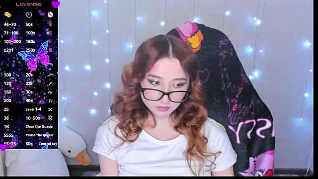 Snapshot of emily_cline chatting on 11-06-25, 08:48 emily cline online show from 11-06-25, 08:48