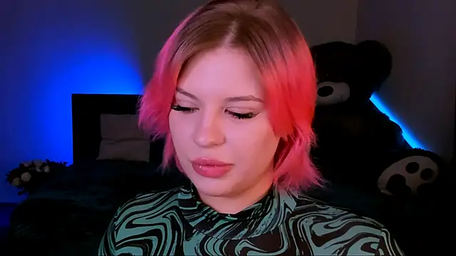 Snapshot of evaharve chatting on 02-15-25, 11:14 evaharve online show from 02-15-25, 11:14