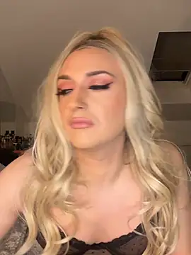 littlebambi26 online show from 03-12-26, 10:16