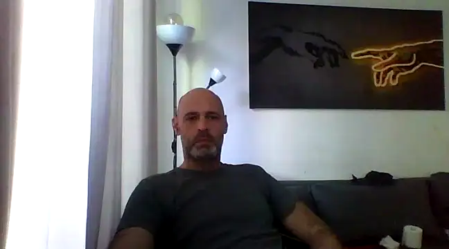 Avamereandmikel online show from 12-26-24, 11:21