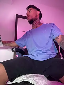 Snapshot of Junihn0 chatting on 10-03-25, 09:01 Junihn0 online show from 10-03-25, 09:01