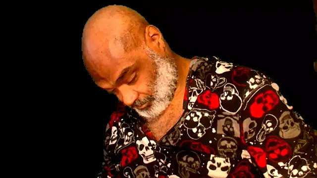 Snapshot of sinnernoir chatting on 01-15-25, 07:23 sinnernoir online show from 01-15-25, 07:23