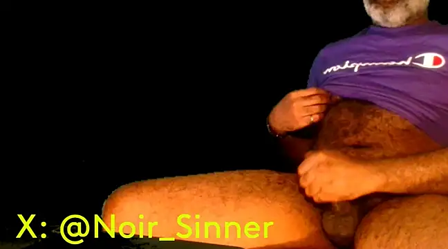 Snapshot of sinnernoir chatting on 01-20-25, 08:18 sinnernoir online show from 01-20-25, 08:18