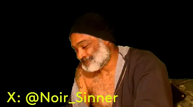 Snapshot of sinnernoir chatting on 01-22-25, 02:04 sinnernoir online show from 01-22-25, 02:04
