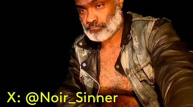 Snapshot of sinnernoir chatting on 01-23-25, 08:45 sinnernoir online show from 01-23-25, 08:45