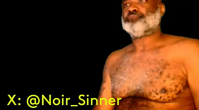 Snapshot of sinnernoir chatting on 01-25-25, 04:35 sinnernoir online show from 01-25-25, 04:35