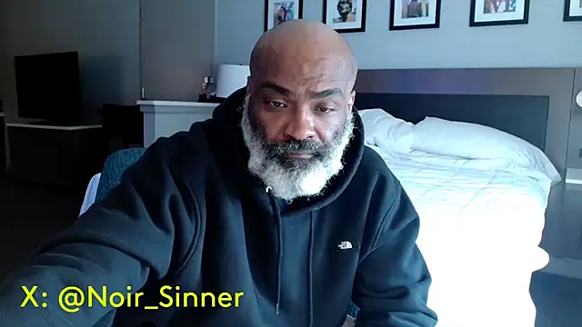 Snapshot of sinnernoir chatting on 09-23-25, 02:53 sinnernoir online show from 09-23-25, 02:53