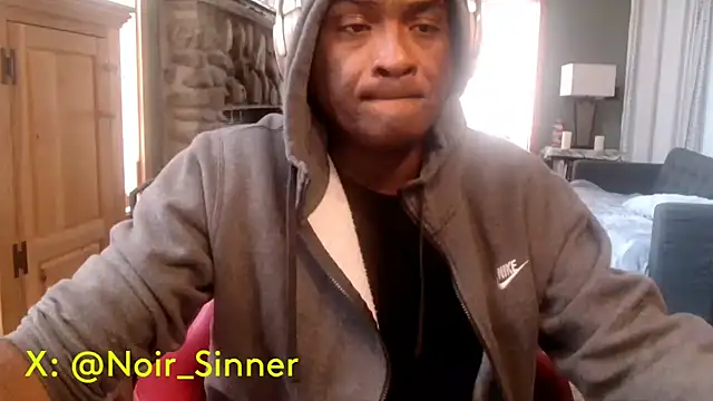 Snapshot of sinnernoir chatting on 10-29-25, 05:14 sinnernoir online show from 10-29-25, 05:14