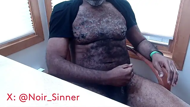 Snapshot of sinnernoir chatting on 11-16-25, 07:19 sinnernoir online show from 11-16-25, 07:19