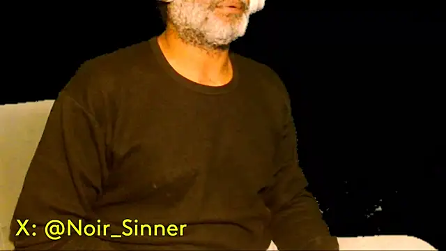 Snapshot of sinnernoir chatting on 11-25-25, 02:11 sinnernoir online show from 11-25-25, 02:11