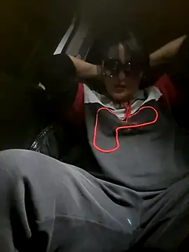 Snapshot of Emily_andre chatting on 11-28-25, 06:32 Emily andre online show from 11-28-25, 06:32