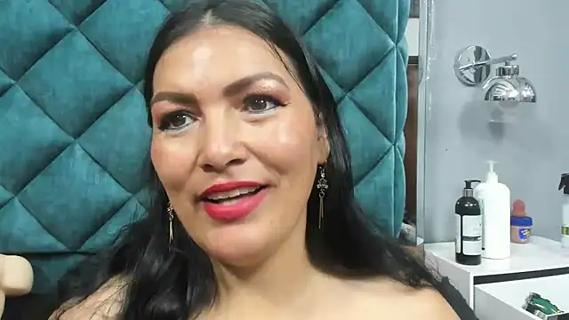 PENELOPELEWISs online show from 03-26-26, 07:47