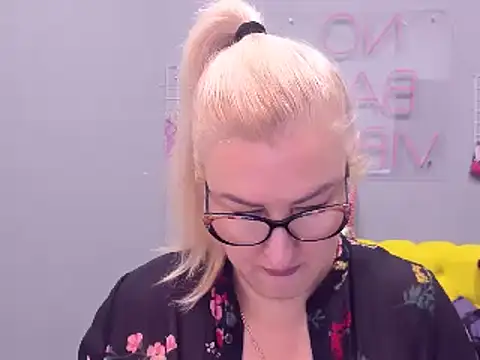 Snapshot of ChristyBrooks chatting on 01-18-25, 09:13 ChristyBrooks online show from 01-18-25, 09:13