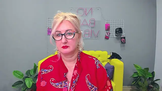 Snapshot of ChristyBrooks chatting on 01-25-25, 06:24 ChristyBrooks online show from 01-25-25, 06:24