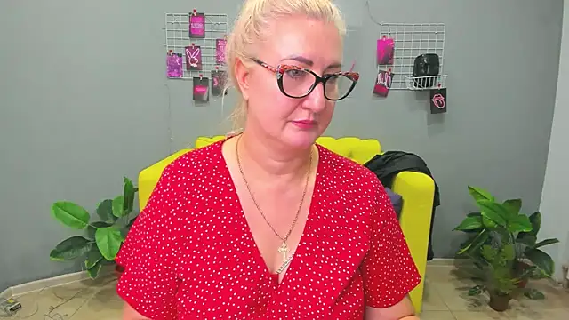 Snapshot of ChristyBrooks chatting on 01-28-25, 09:19 ChristyBrooks online show from 01-28-25, 09:19