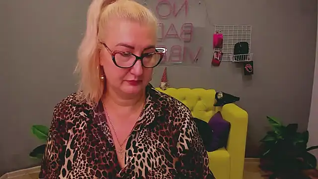 Snapshot of ChristyBrooks chatting on 01-31-25, 12:29 ChristyBrooks online show from 01-31-25, 12:29