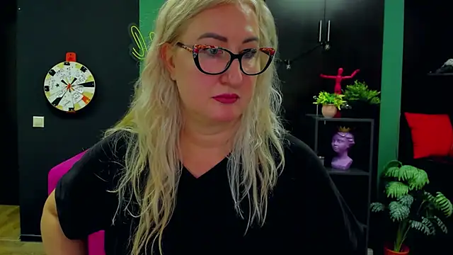 Snapshot of ChristyBrooks chatting on 02-04-25, 09:20 ChristyBrooks online show from 02-04-25, 09:20