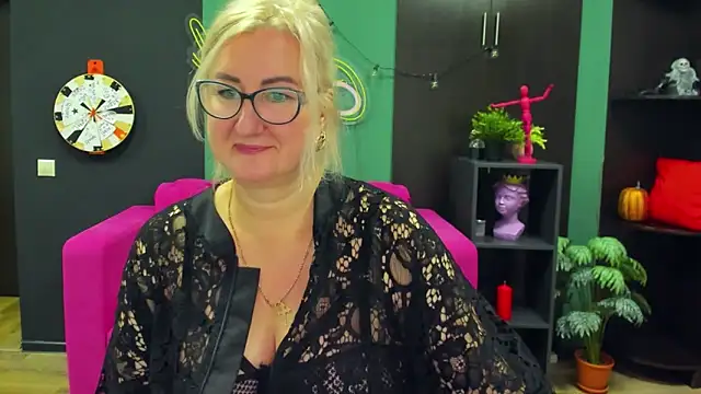 Snapshot of ChristyBrooks chatting on 02-10-25, 06:35 ChristyBrooks online show from 02-10-25, 06:35