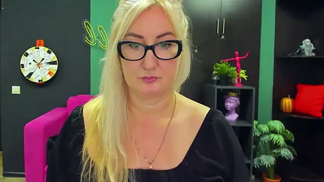 Snapshot of ChristyBrooks chatting on 02-12-25, 04:11 ChristyBrooks online show from 02-12-25, 04:11