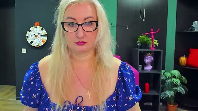 Snapshot of ChristyBrooks chatting on 02-21-25, 12:28 ChristyBrooks online show from 02-21-25, 12:28