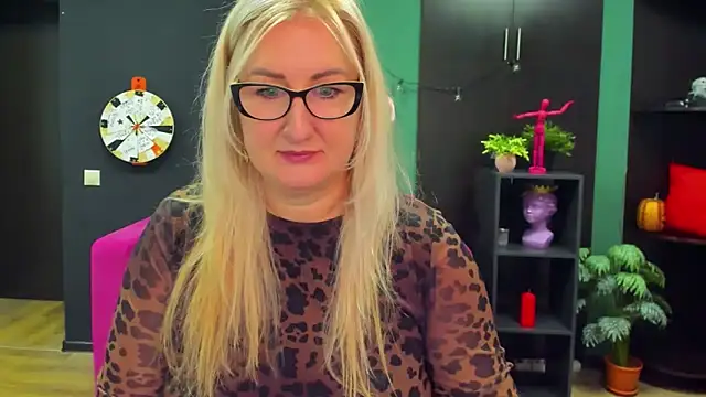 Snapshot of ChristyBrooks chatting on 02-22-25, 02:30 ChristyBrooks online show from 02-22-25, 02:30